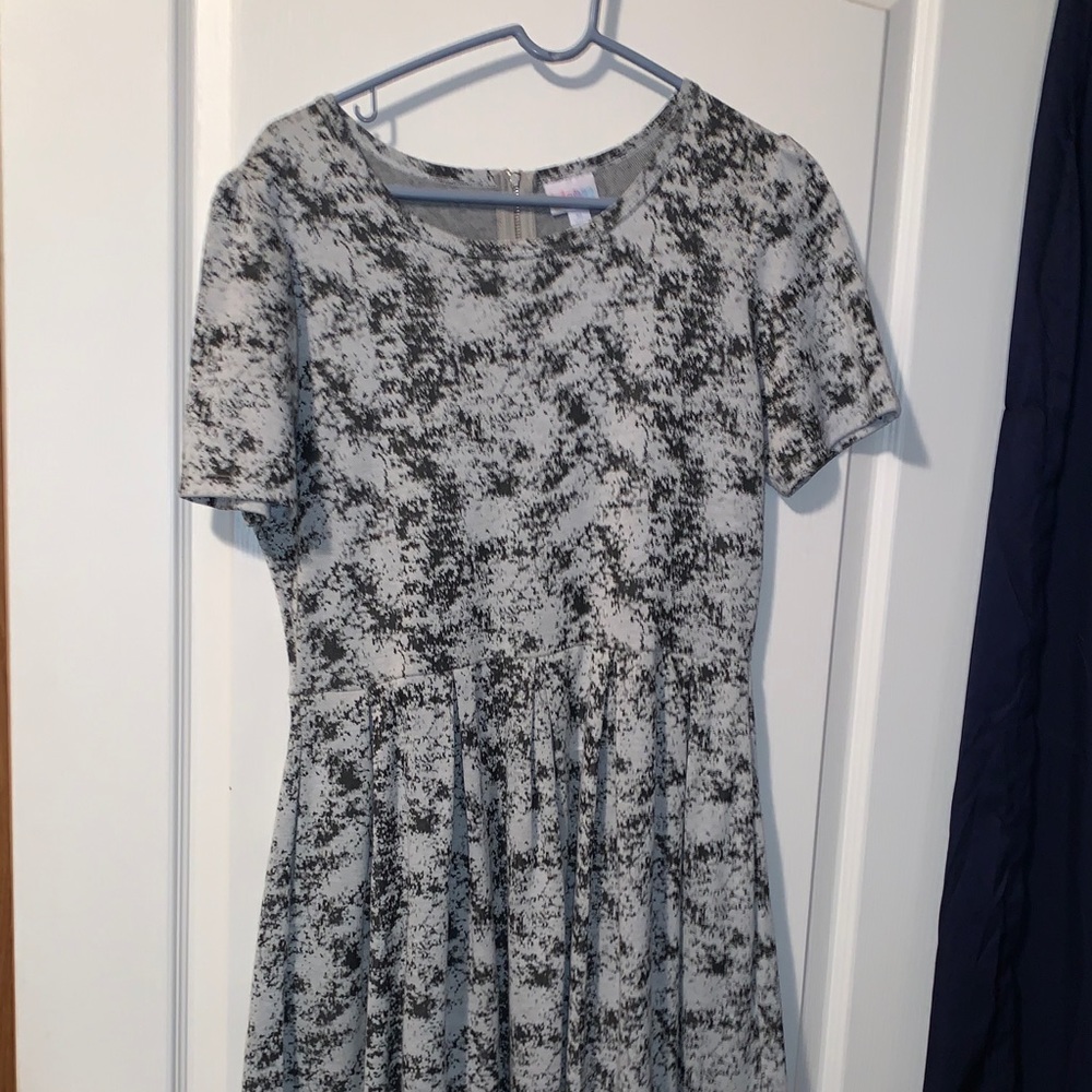 IT HAS POCKETS
